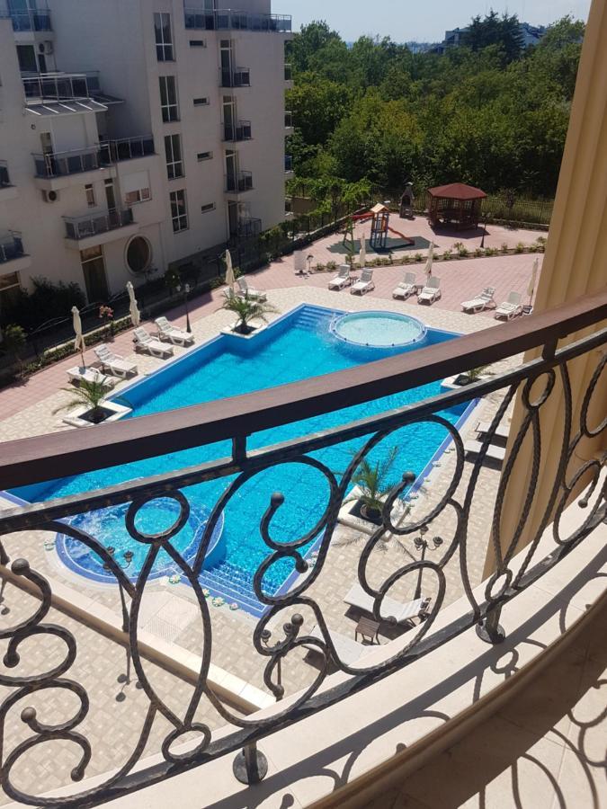 Flora Beach Private Aparthotel Pomorie Exterior photo