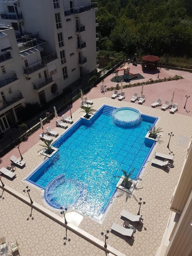 Flora Beach Private Aparthotel Pomorie Exterior photo