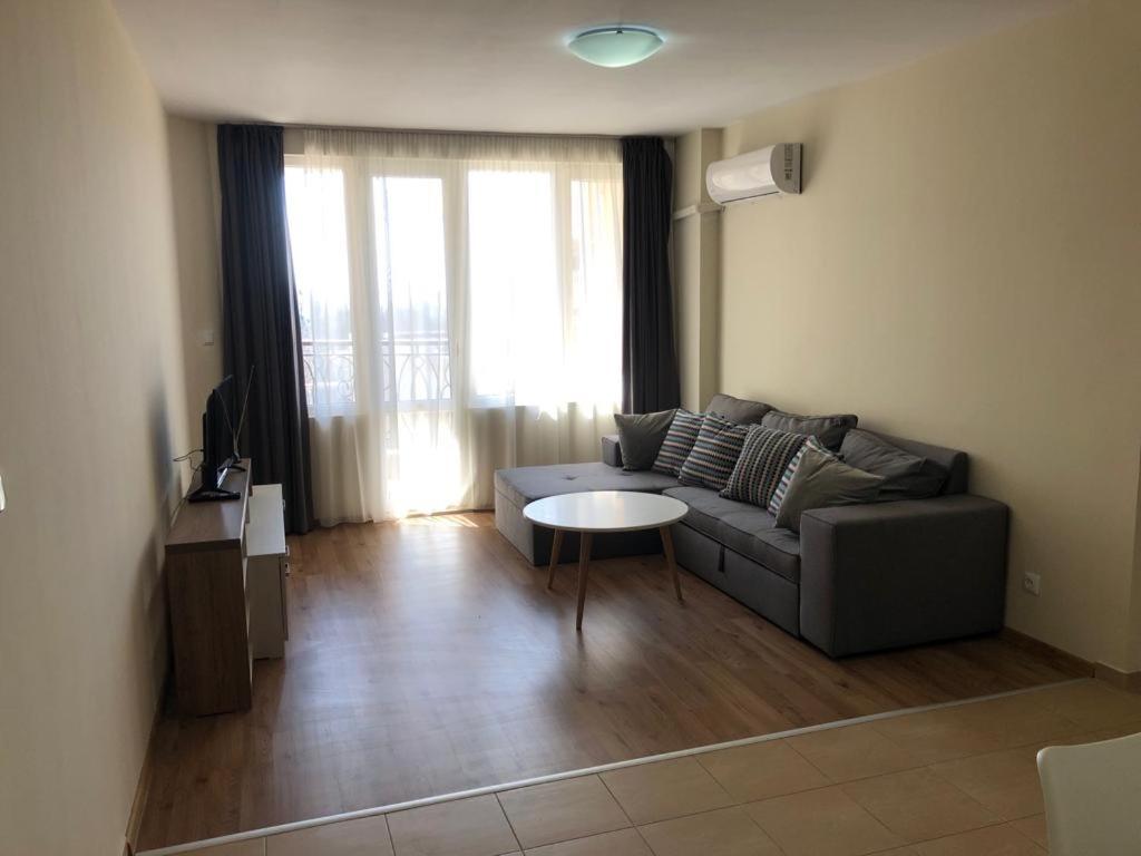 Flora Beach Private Aparthotel Pomorie Exterior photo
